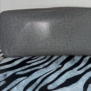 Louis Vuitton Silver Tiaga Wallet